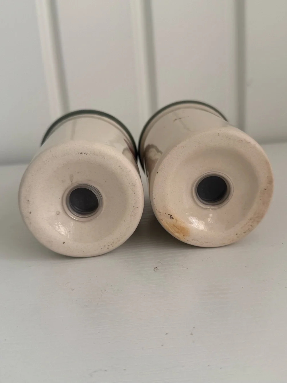 Ceramic Apple Salt and Pepper Shakers (4”)